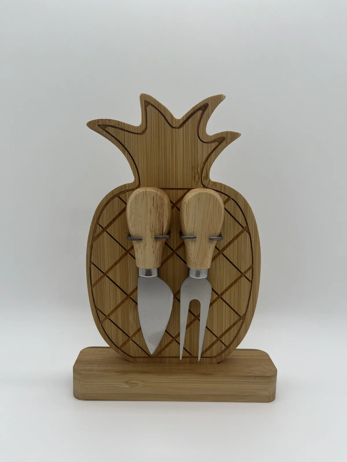 Pineapple-shaped cheese tool display set